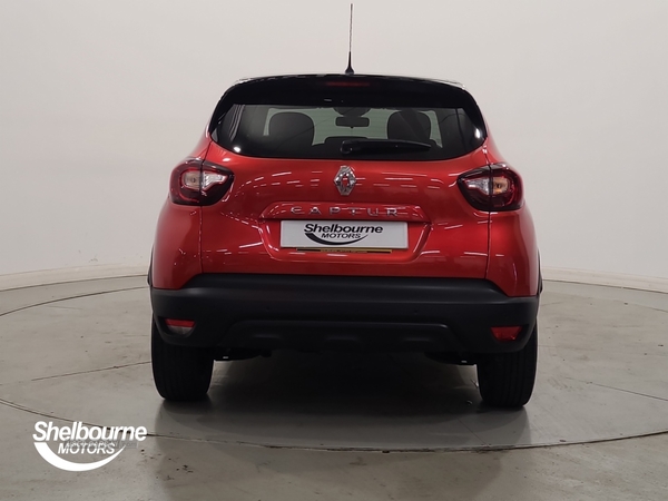 Renault Captur 0.9 TCe ENERGY Iconic SUV 5dr Petrol Manual Euro 6 (s/s) (90 ps) in Down