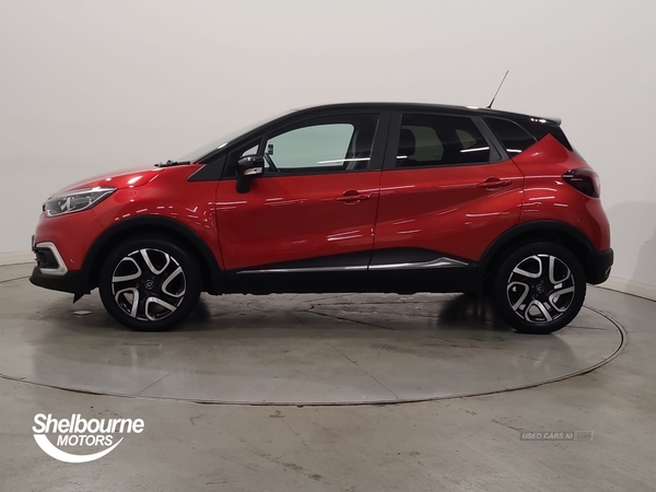 Renault Captur 0.9 TCe ENERGY Iconic SUV 5dr Petrol Manual Euro 6 (s/s) (90 ps) in Down