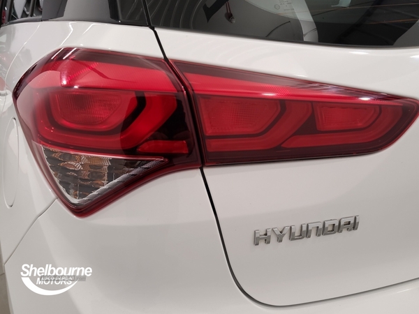 Hyundai i20 1.2 SE Hatchback 5dr Petrol Manual Euro 6 (84 ps) in Down