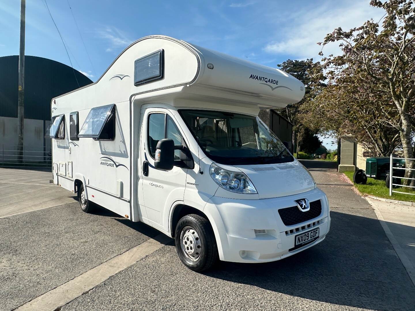 Peugeot Boxer 335 L2 DIESEL in Down