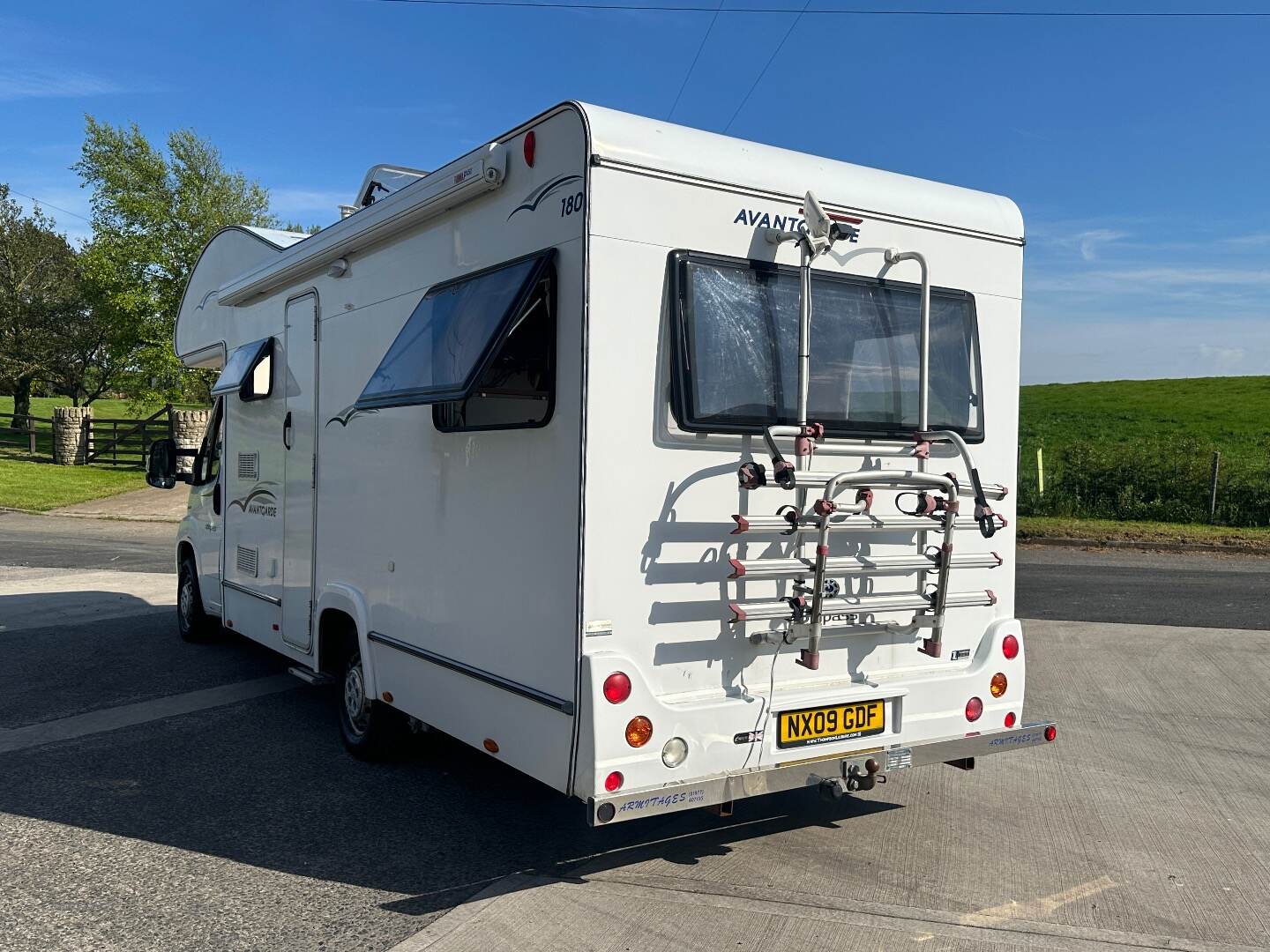 Peugeot Boxer 335 L2 DIESEL in Down