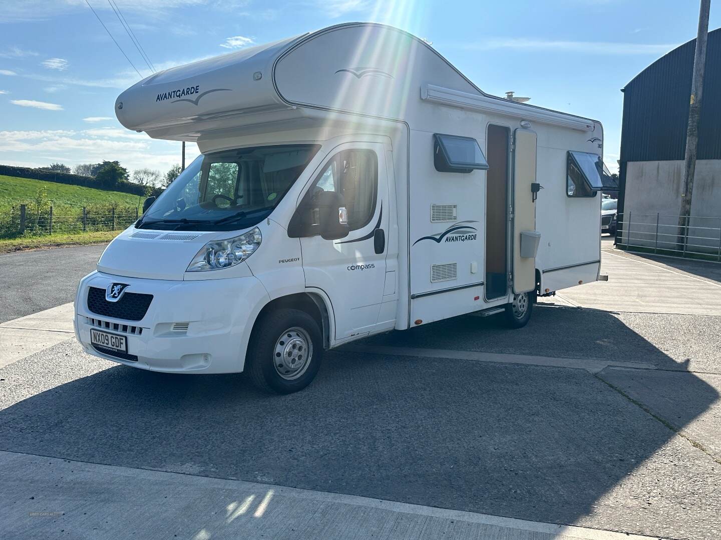 Peugeot Boxer 335 L2 DIESEL in Down