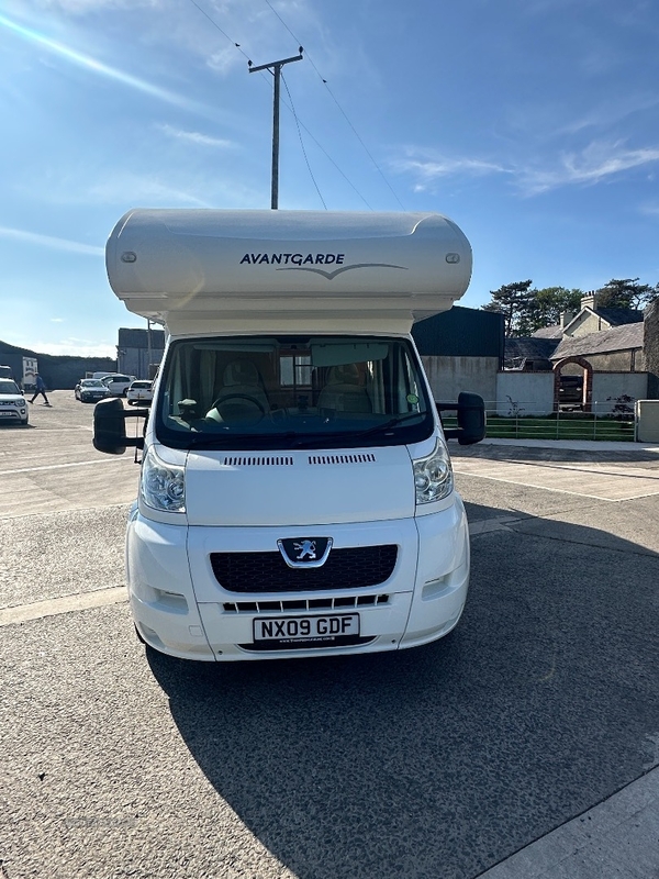 Peugeot Boxer 335 L2 DIESEL in Down