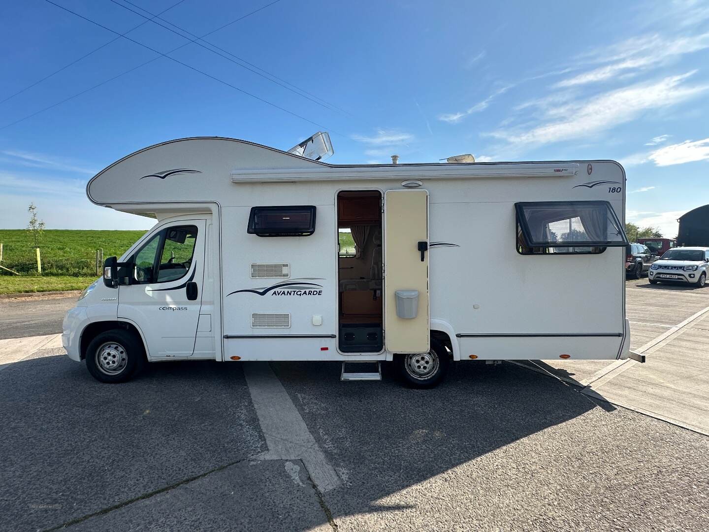 Peugeot Boxer 335 L2 DIESEL in Down