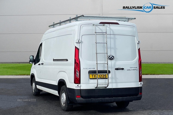Maxus Deliver 9 BASE LH P/V IN WHITE WITH 10K - PLYLINED + ROOF RACK in Armagh