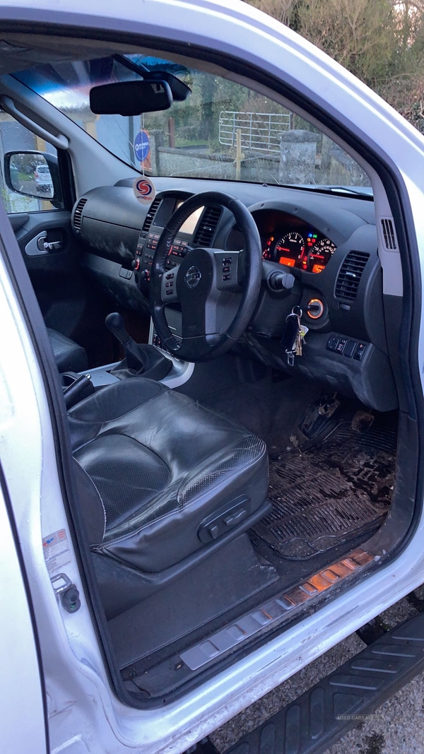 Nissan Navara Double Cab Pick Up Tekna 2.5dCi 190 4WD in Fermanagh