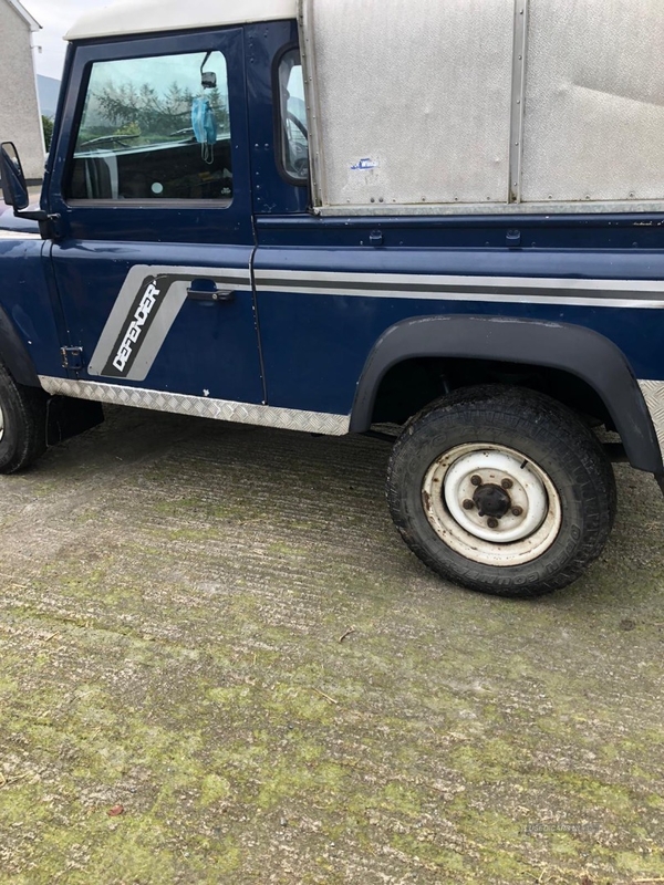 Land Rover Defender in Tyrone