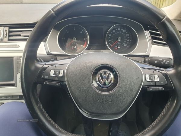 Volkswagen Passat 2.0 TDI SE Business 4dr DSG in Down