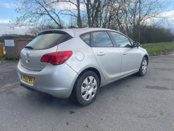 Vauxhall Astra 1.4T 16V Exclusiv [140] 5dr in Armagh