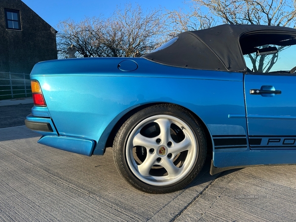 Porsche 944 COUPE in Down