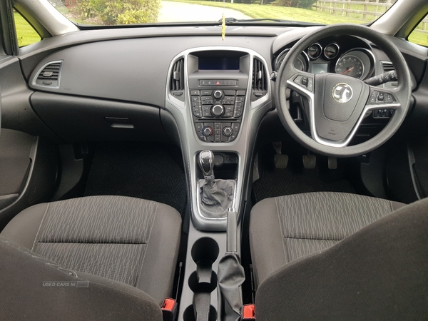 Vauxhall Astra 1.6 CDTi 16V ecoFLEX Design 5dr in Armagh