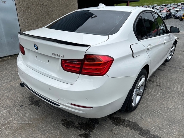 BMW 3 Series 318D SPORT 4dr in Down