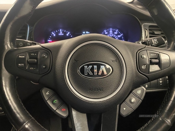 Kia Carens 1.7 CRDI 4 ISG 5d 139 BHP AIR CONDITIONING, DAB RADIO in Down