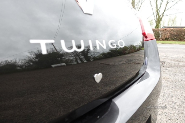 Renault Twingo 1.1 DYNAMIQUE 3d 75 BHP LOW TAX / LOW INSURANCE MODEL in Antrim