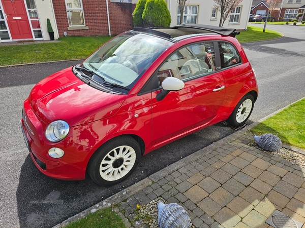 Fiat 500 CONVERTIBLE in Down