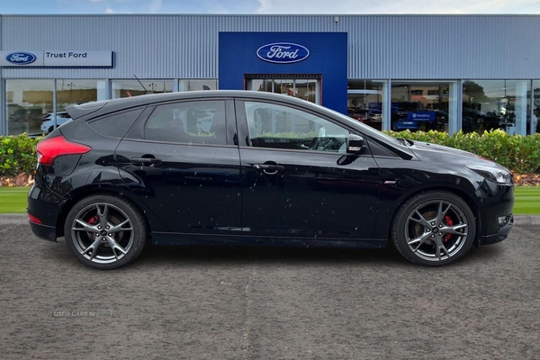 Ford Focus 1.0 EcoBoost 140 ST-Line X 5dr in Antrim