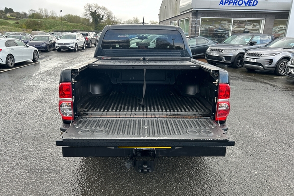 Toyota Hilux 3.0 D-4D Invincible 4WD Euro 5 4dr in Tyrone