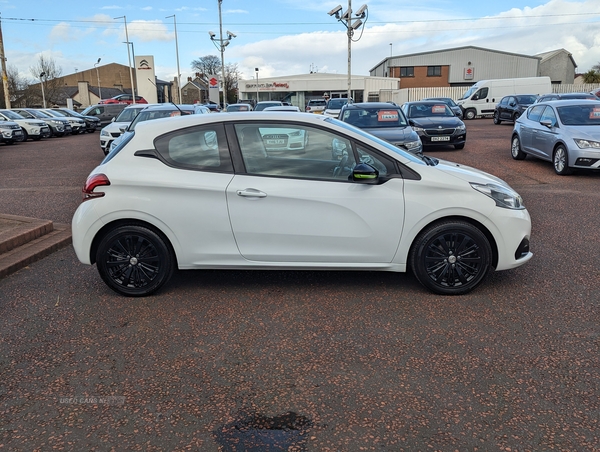 Peugeot 208 Puretech Xs Lime XS Lime in Armagh