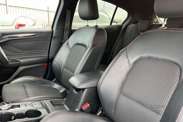 Ford Focus ST-Line X Edition 5dr - HEATED FRONT SEATS + STEERING WHEEL, WIRELESS CHARGING PAD, KEYLESS GO, DIGTIAL CLUSTER, FRONT+REAR SENSORS in Antrim