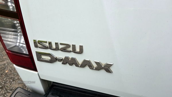 Isuzu D-Max 2.5TD Yukon Double Cab 4x4 in Down