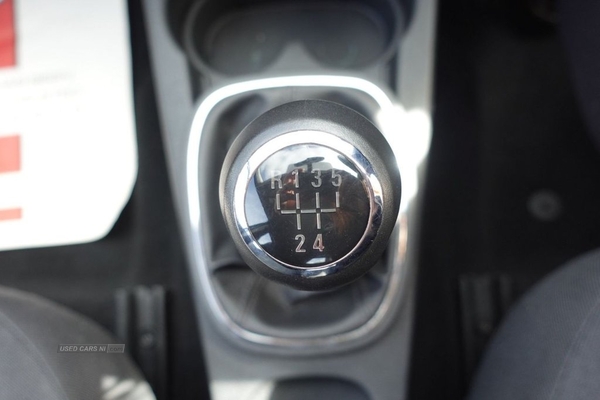 Vauxhall Corsa 1.4 DESIGN AC 5d 98 BHP LONG MOT / LOW INSURANCE GROUP in Antrim