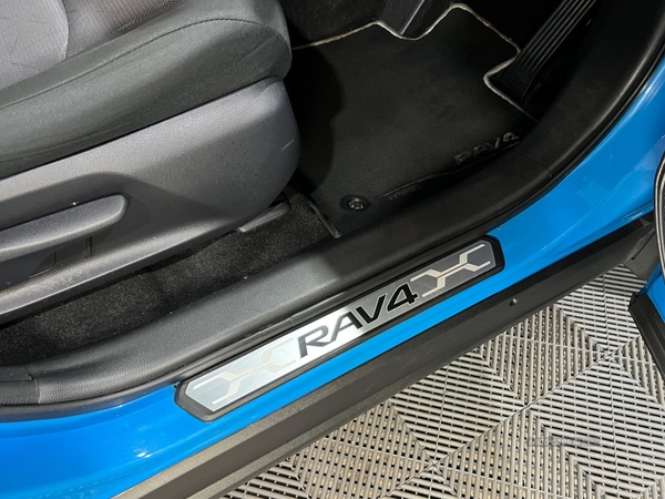 Toyota RAV4 2.5 VVT-h Design CVT Euro 6 (s/s) 5dr in Derry / Londonderry