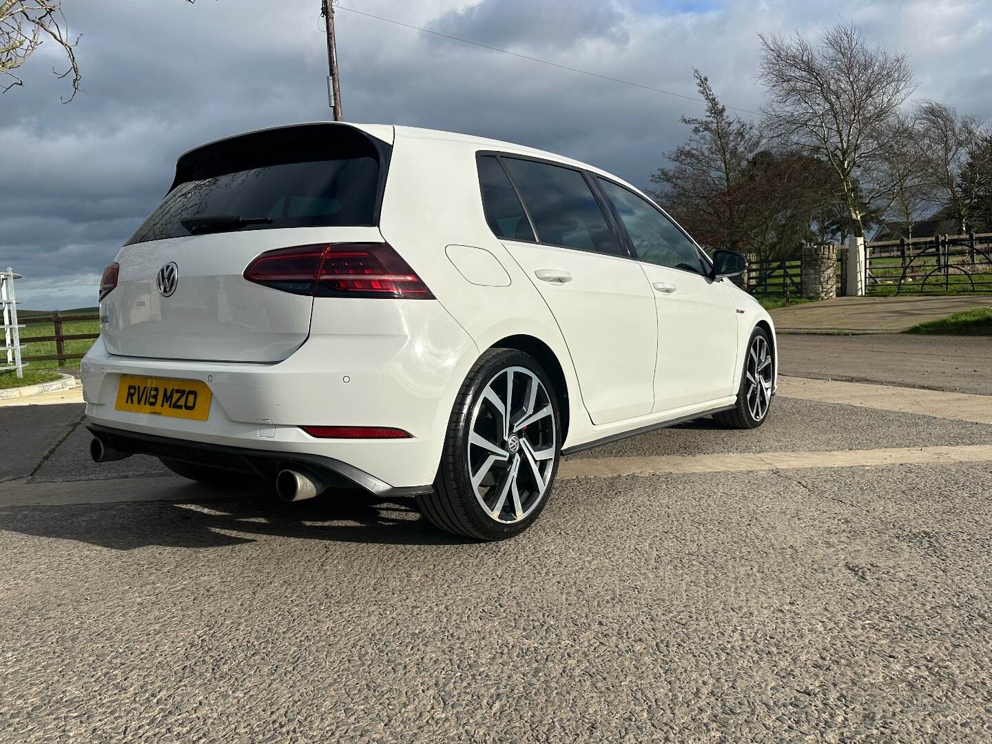 Volkswagen Golf HATCHBACK in Down