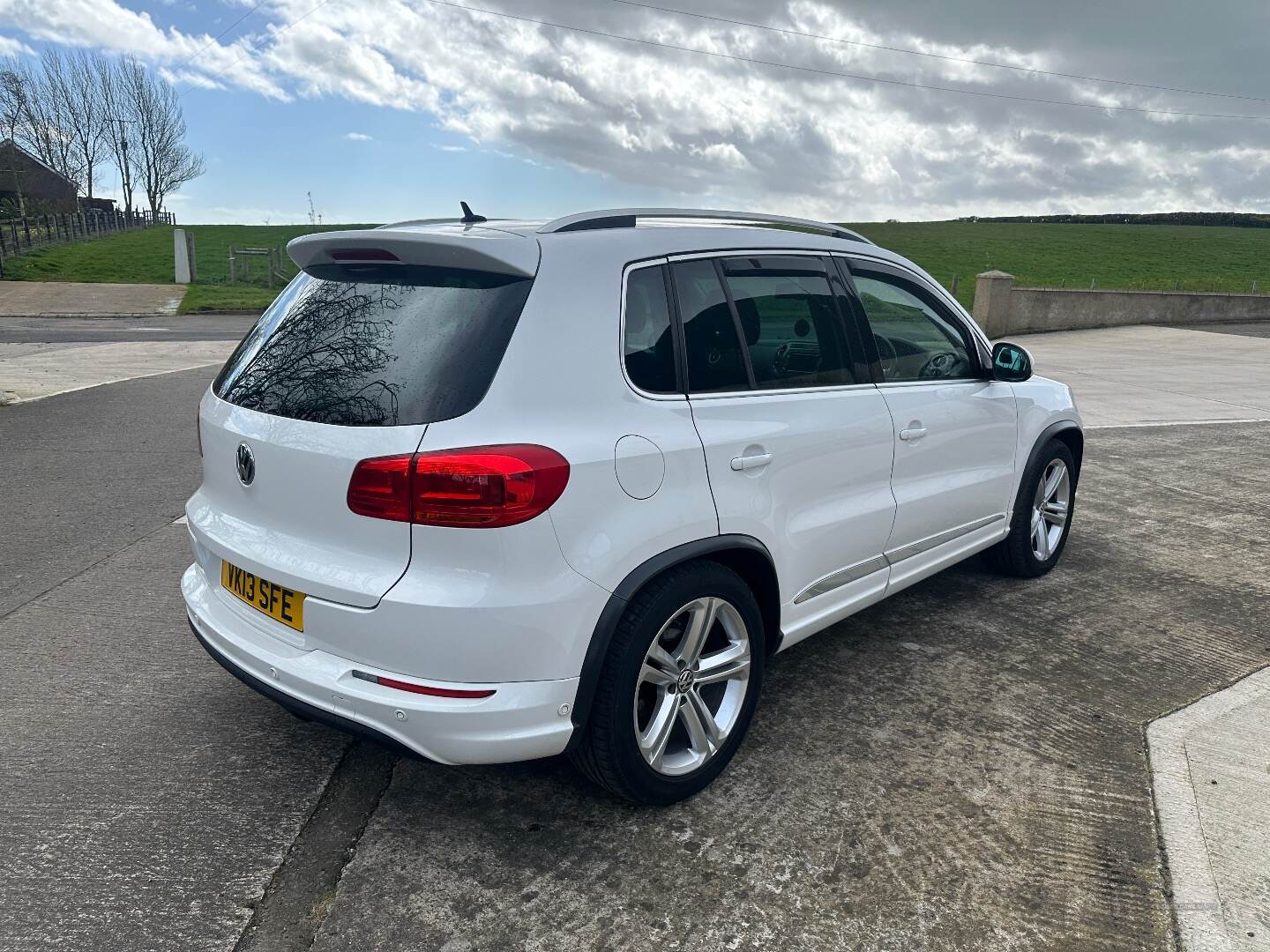 Volkswagen Tiguan DIESEL ESTATE in Down