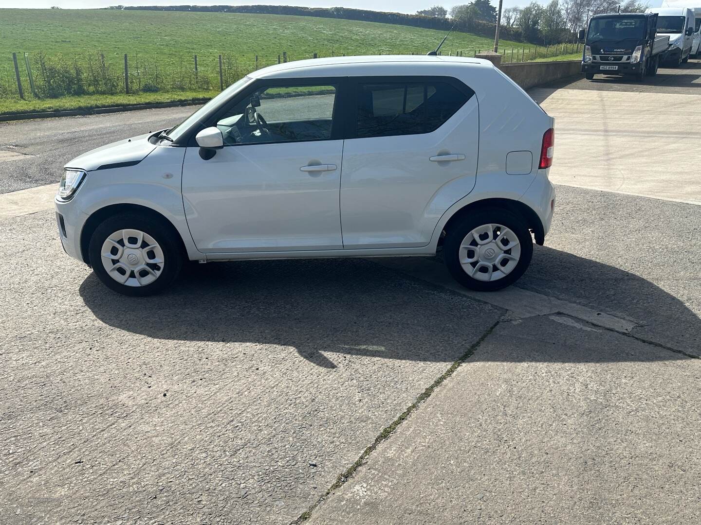 Suzuki Ignis HATCHBACK in Down