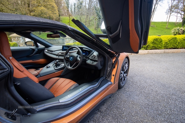 BMW i8 ROADSTER in Down