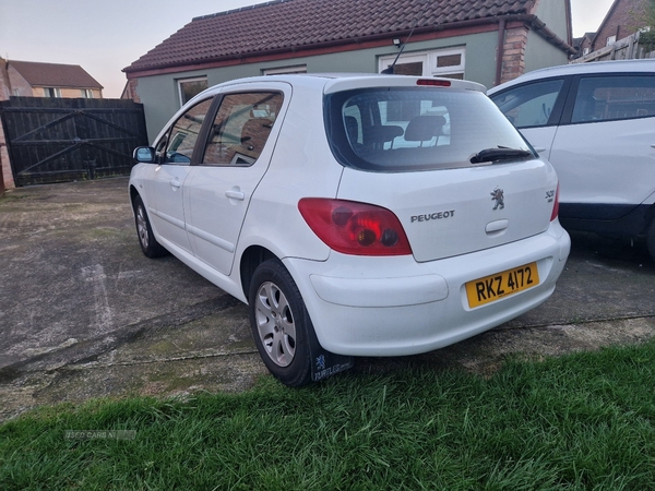 Peugeot 307 1.6 HDi 90 S [AC] 5dr in Down