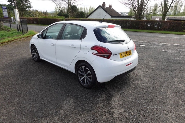 Peugeot 208 1.2 PURETECH XS LIME 5d 82 BHP FULL SERVICE HISTORY / LOW MILEAGE in Antrim
