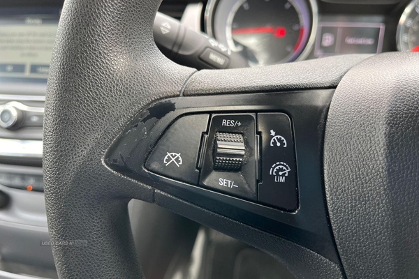 Vauxhall Astra 1.6 CDTi 16V Design 5dr **£0 Road Tax & Full Service History** CRUISE CONTROL + SPEED LIMITER, AIR CON, APPLE CARPLAY + ANDROID AUTO READY, BLUETOOTH in Antrim