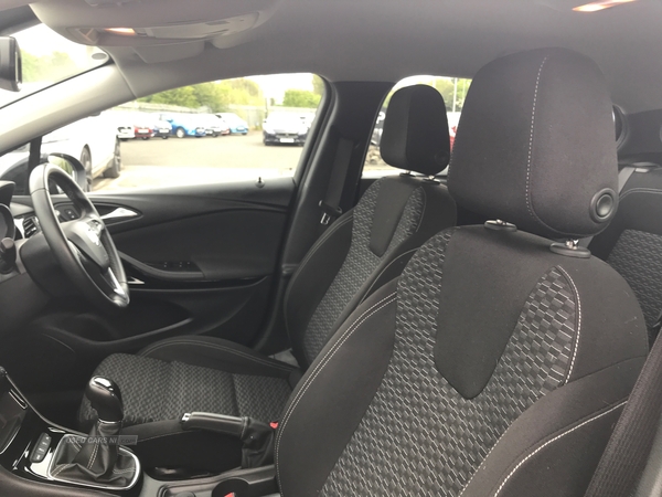 Vauxhall Astra 1.0T ecoTEC SRi Nav 5dr in Antrim