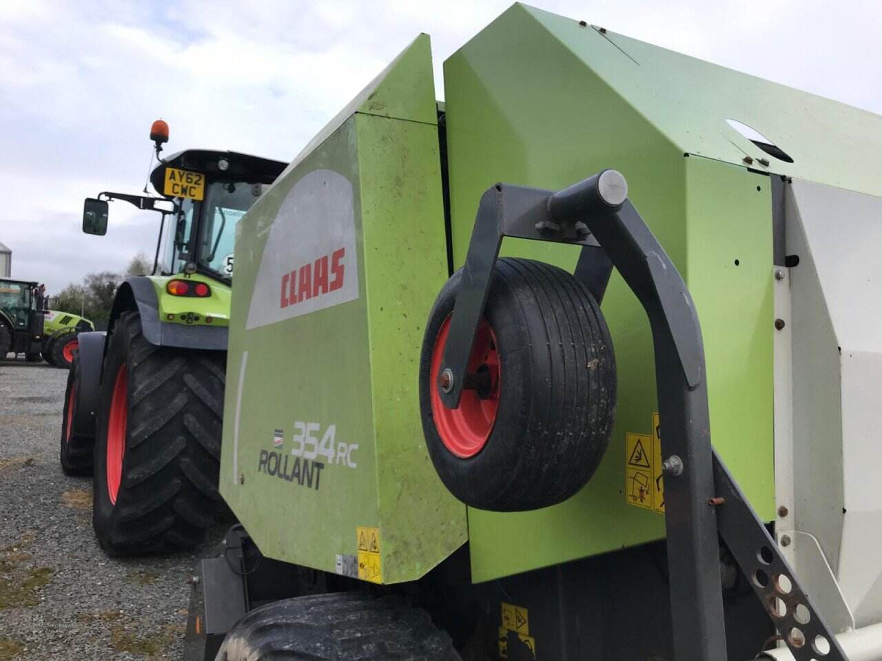 2011 Claas Rollant 354RC