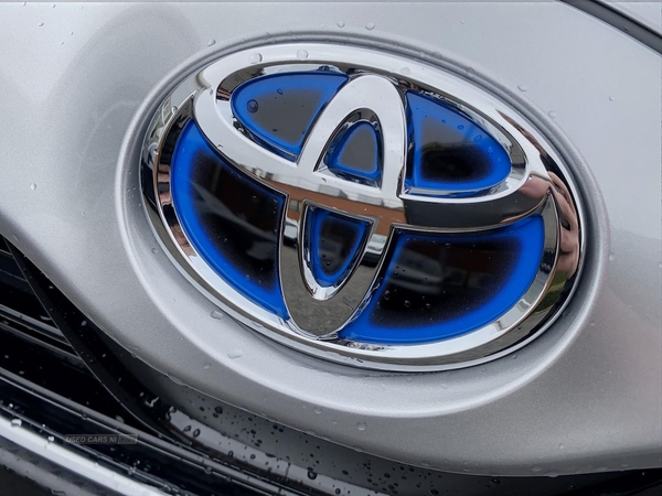 Toyota Yaris 1.5 Hybrid Excel 5Dr Cvt in Down