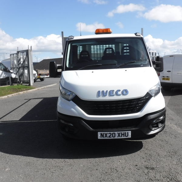 Iveco 2020 Iveco 35-140 13ft10"alum d/side with t/lift in Down