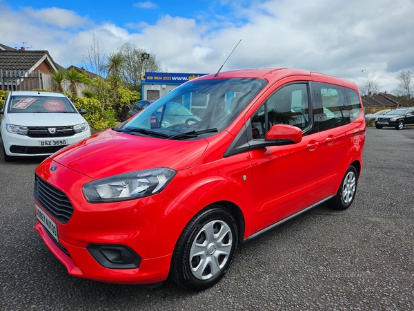 Ford Tourneo Connect in Antrim