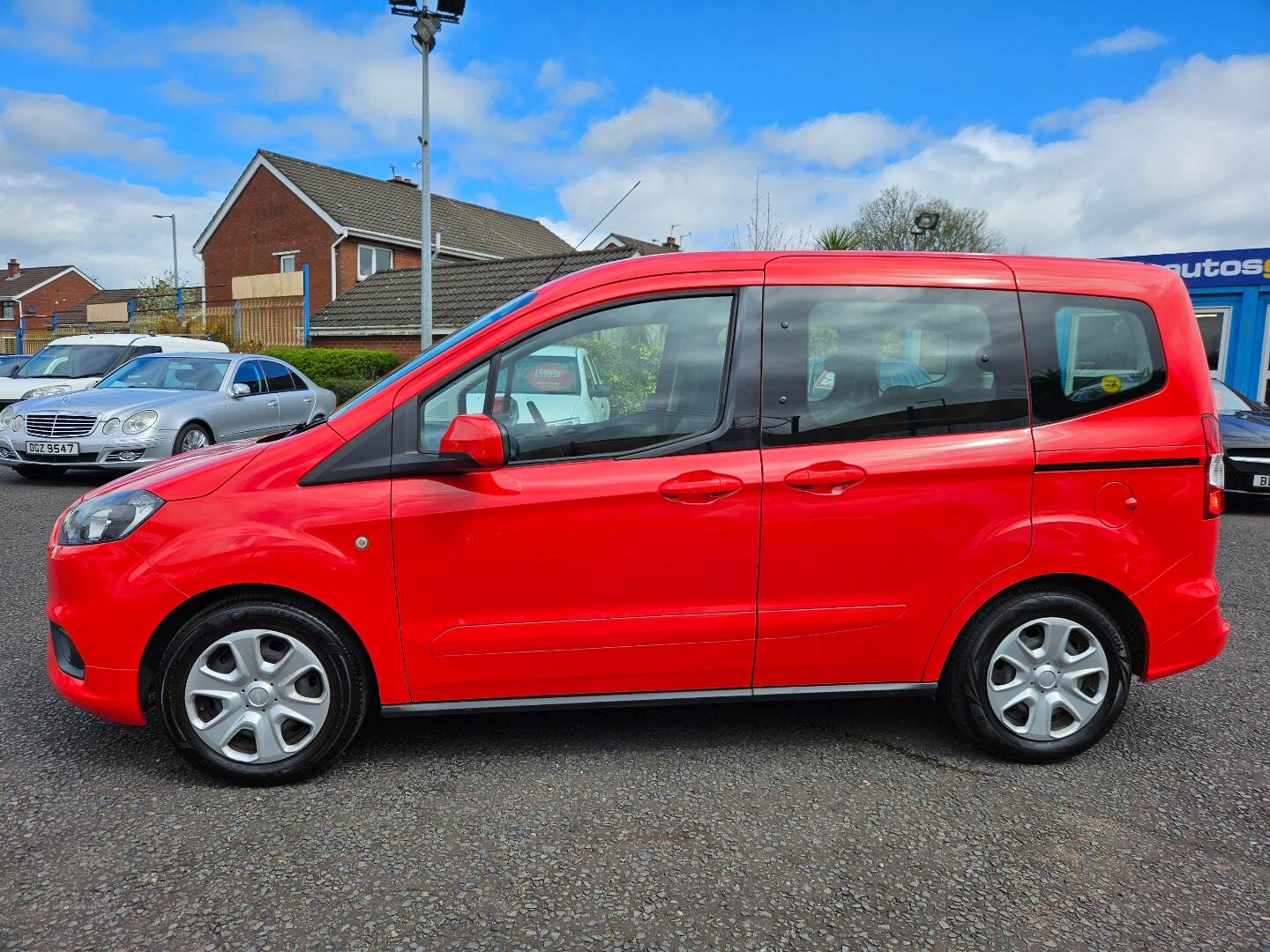 Ford Tourneo Connect in Antrim