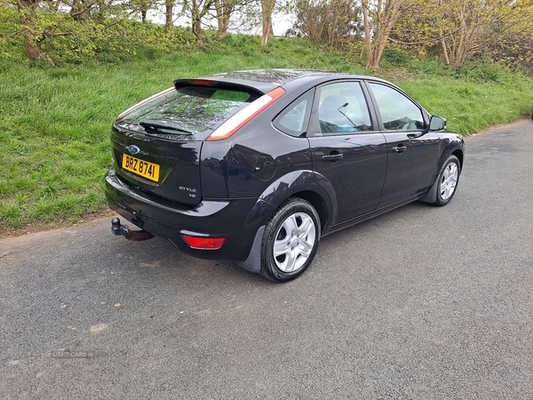 Ford Focus 1.8 Style 5dr in Down