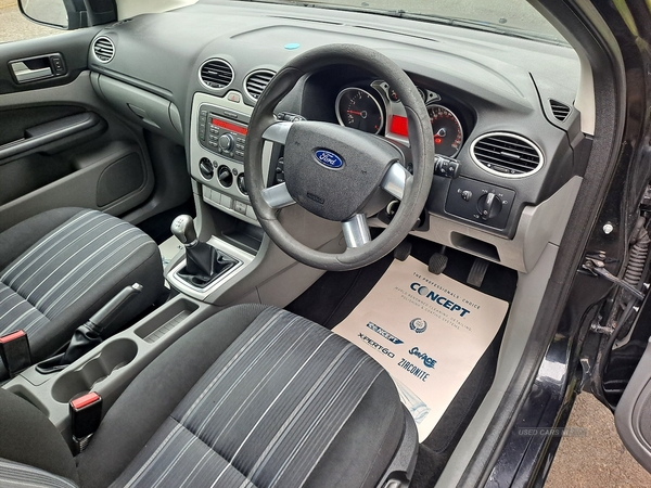 Ford Focus 1.8 Style 5dr in Down