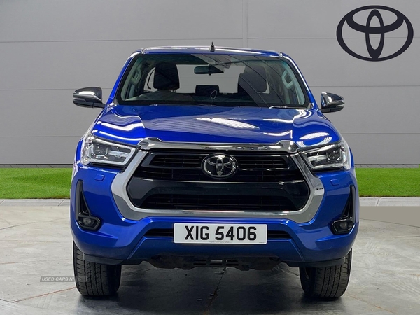 Toyota Hilux Invincible X D/Cab Pick Up 2.8 D-4D in Down