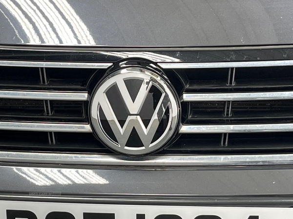 Volkswagen Passat 1.6 Tdi Sel 4Dr Dsg in Antrim