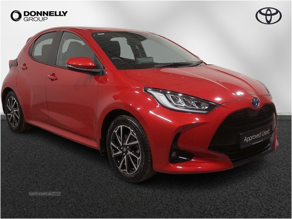 Toyota Yaris 1.5 Hybrid Design 5dr CVT in Derry / Londonderry