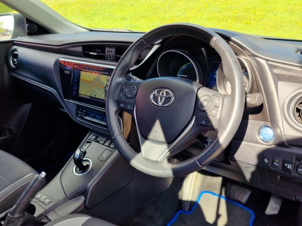 Toyota Auris 1.8 VVT-h Business Edition CVT Euro 6 (s/s) 5dr (Safety Sense) in Antrim