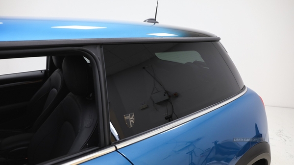 MINI Hatch 1.5 Cooper Exclusive 3dr Auto [Comfort/Nav Pck] in City of Edinburgh