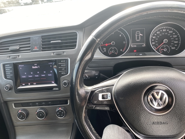 Volkswagen Golf 1.6 TDI 105 SE 5dr in Down