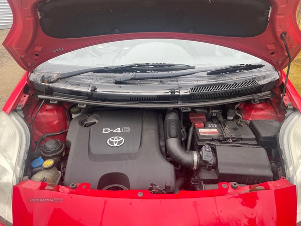 Toyota Yaris 1.4 D-4D SR 5dr in Tyrone