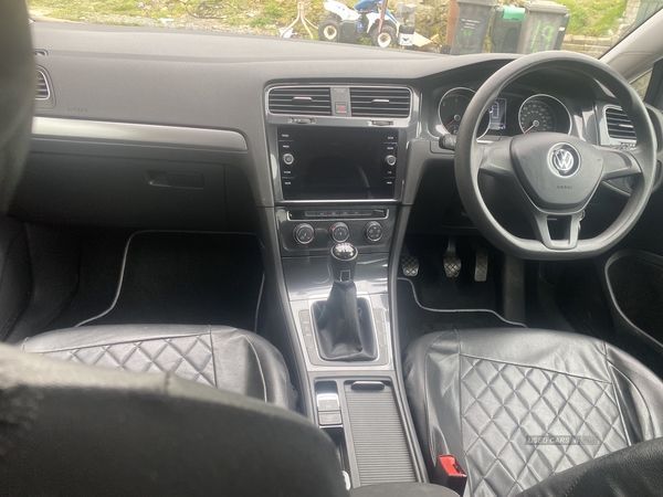 Volkswagen Golf 1.6 TDI S 5dr in Down