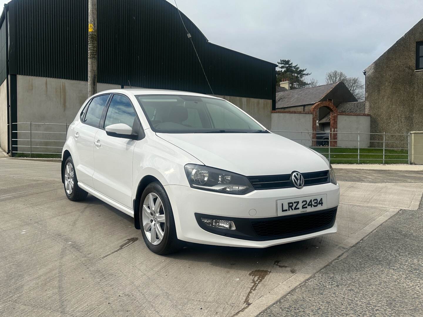 Volkswagen Polo HATCHBACK in Down